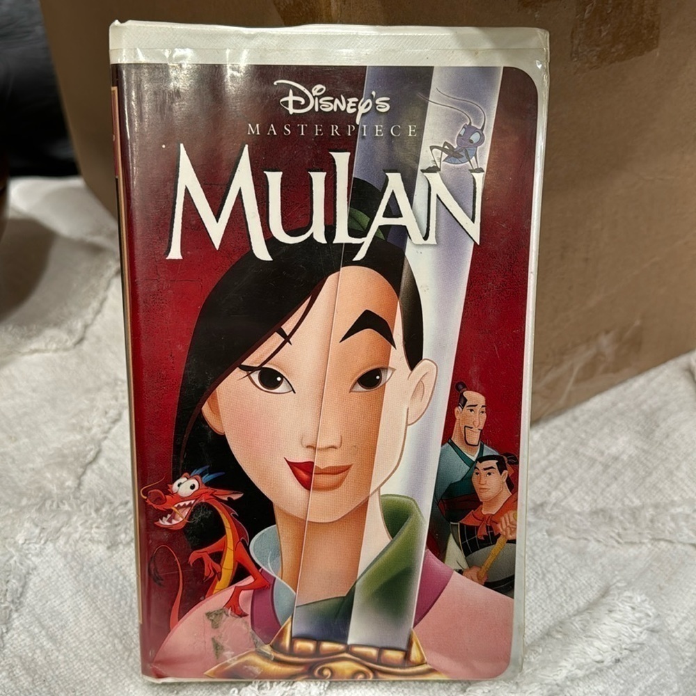 Disney Mulan‎ vhs